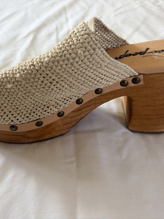 Free People Claudia Cream Crochet Wooden Platform Slip On Clogs Sz 40 - Picture 2 of 11
